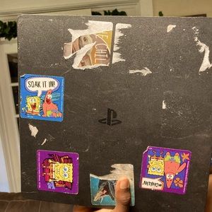 PS4 slim + 5 games